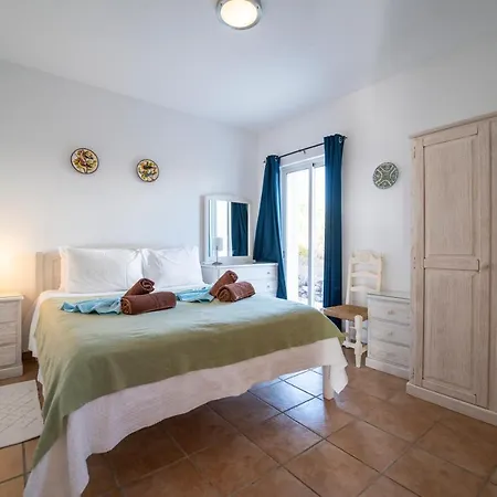 Seascape Villa *